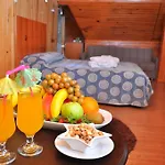Bed and Breakfast Adapalas 3*