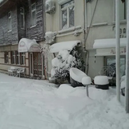 Adapalas Bed & Breakfast