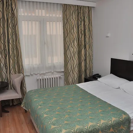 Couette-café Adapalas 3*