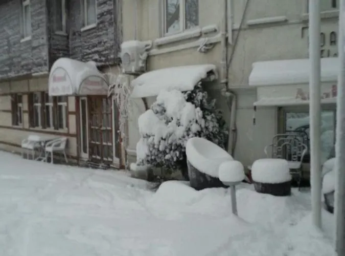 Adapalas Bed & Breakfast