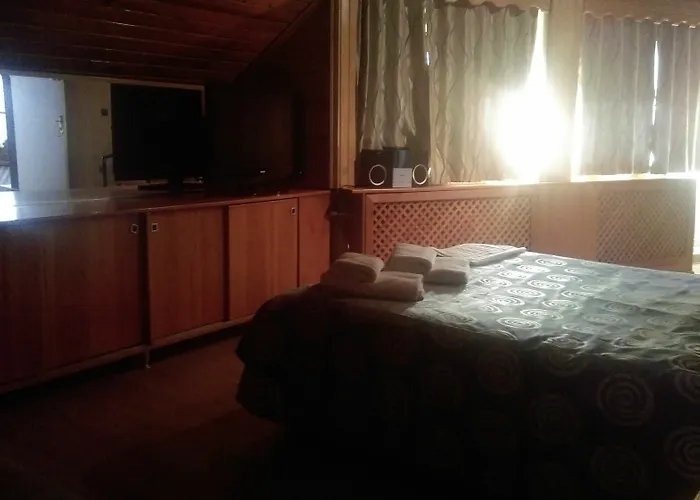 Adapalas Bed & Breakfast